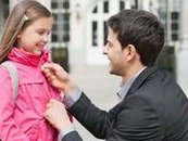 乳房里面有硬块正常吗？针对乳腺疾病应该吃什么？有乳腺疾病可以做试管婴儿吗？